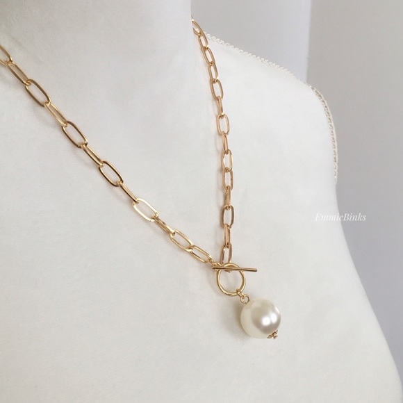 ✨3/$38 New Golden Paperclip Chain Faux Pearl Toggle Clasp Front Closure Necklace - Picture 10 of 16